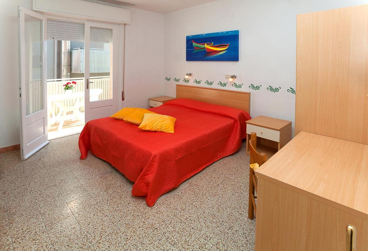 Hotel Amalfi & Dependance Lignano Sabbiadoro Eksteriør bilde