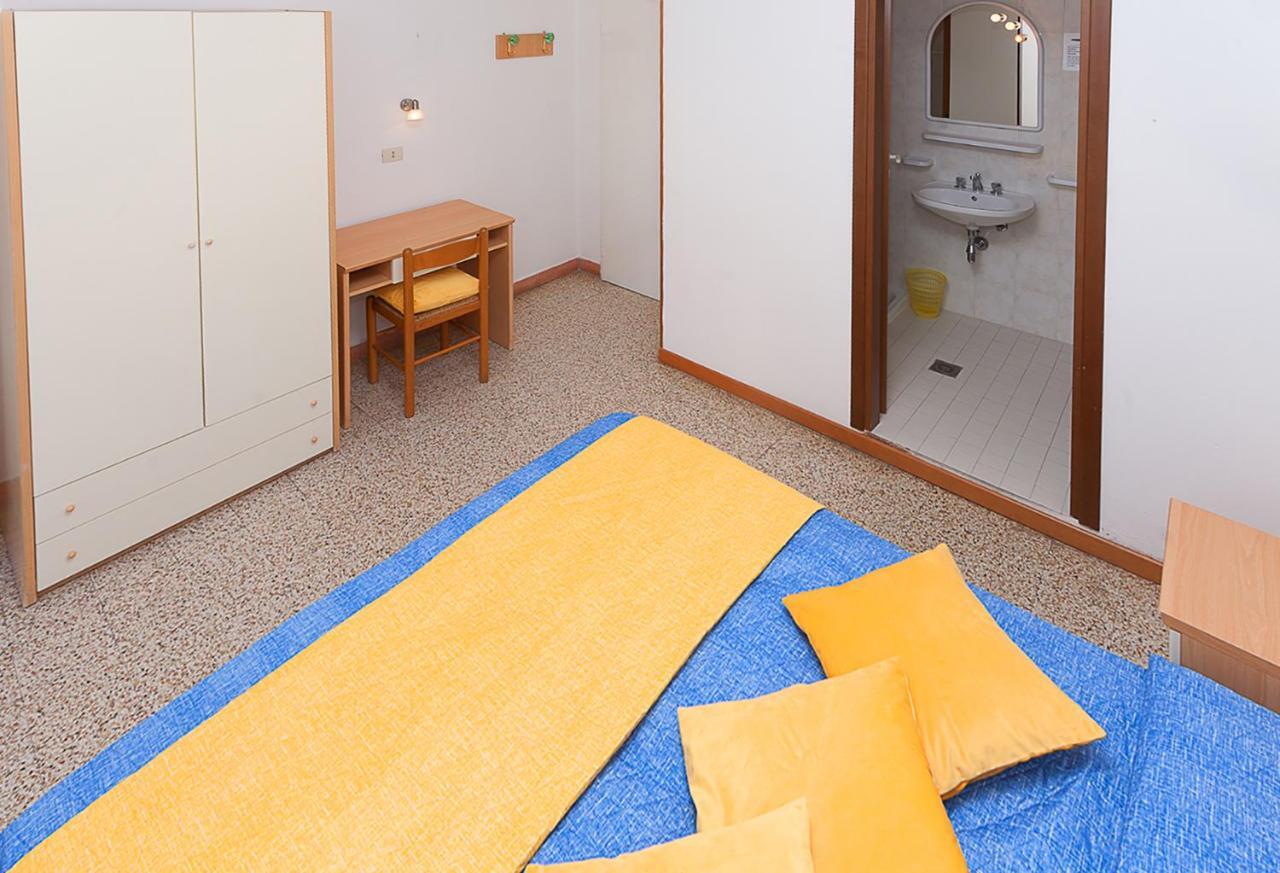 Hotel Amalfi & Dependance Lignano Sabbiadoro Eksteriør bilde