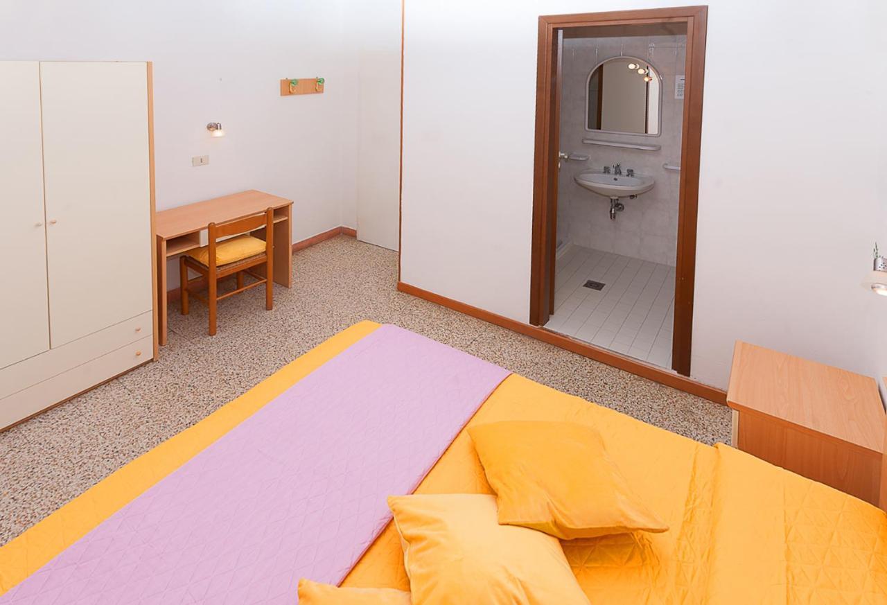 Hotel Amalfi & Dependance Lignano Sabbiadoro Eksteriør bilde