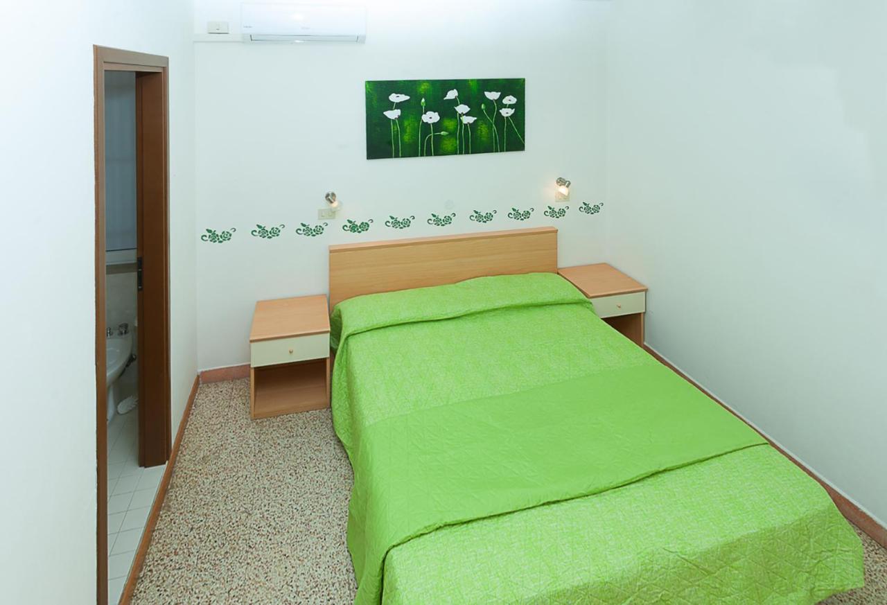 Hotel Amalfi & Dependance Lignano Sabbiadoro Eksteriør bilde