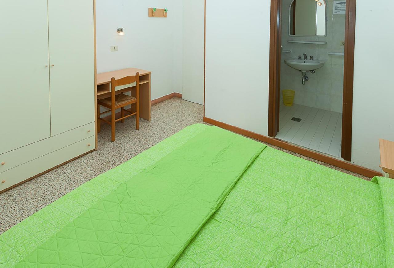 Hotel Amalfi & Dependance Lignano Sabbiadoro Eksteriør bilde