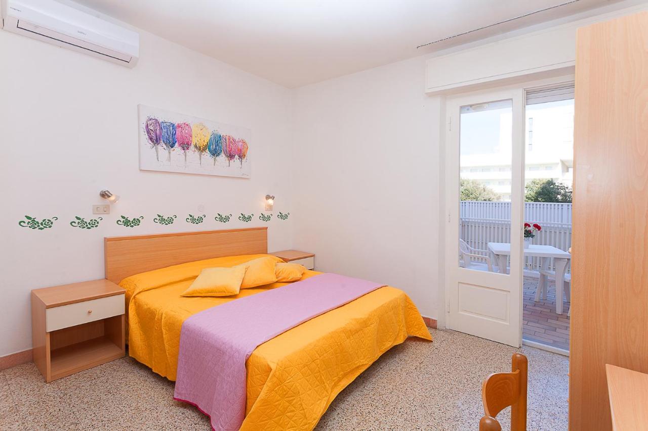 Hotel Amalfi & Dependance Lignano Sabbiadoro Eksteriør bilde