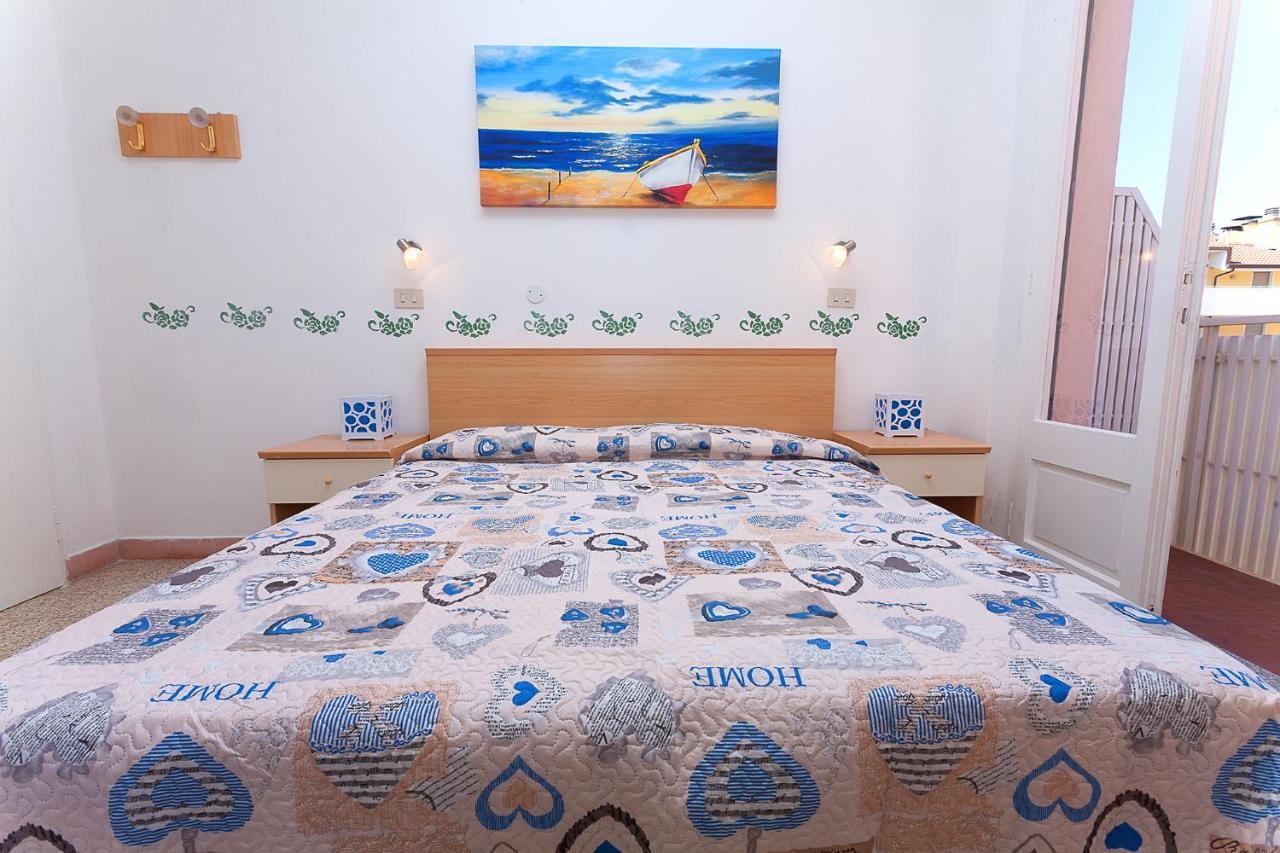 Hotel Amalfi & Dependance Lignano Sabbiadoro Eksteriør bilde