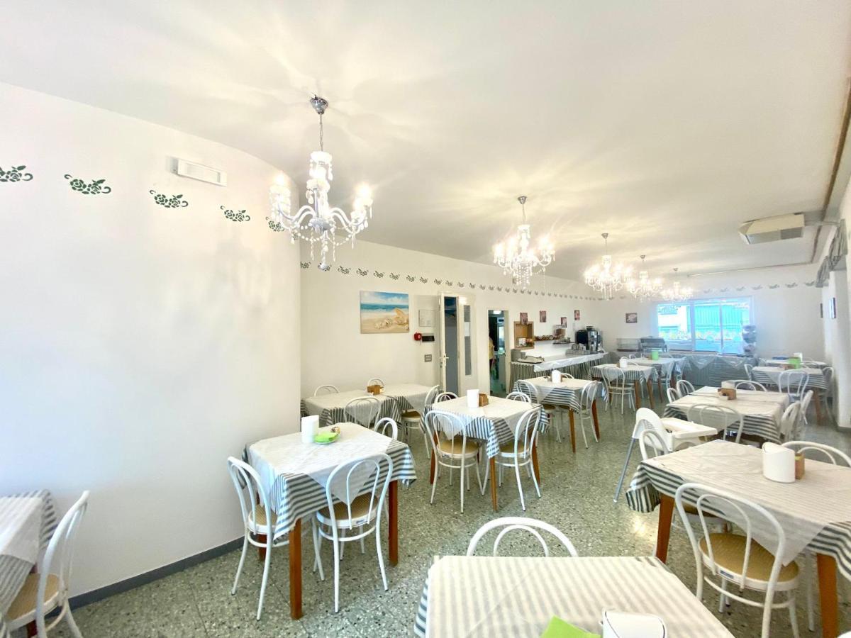 Hotel Amalfi & Dependance Lignano Sabbiadoro Eksteriør bilde