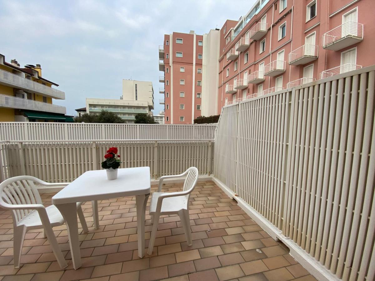 Hotel Amalfi & Dependance Lignano Sabbiadoro Eksteriør bilde