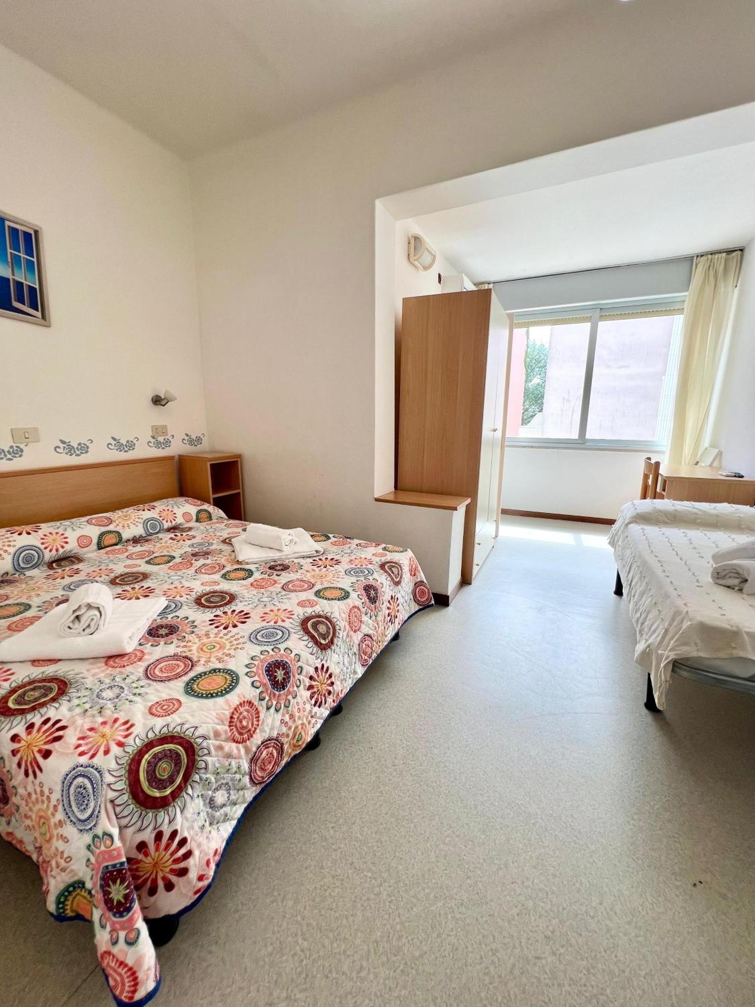 Hotel Amalfi & Dependance Lignano Sabbiadoro Eksteriør bilde